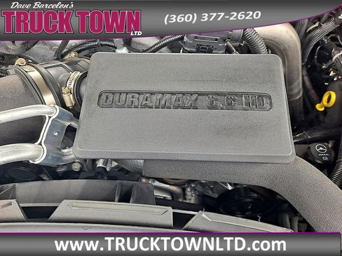 Used 2025 Chevrolet Silverado 2500 Custom w/ Custom Value Package image 11