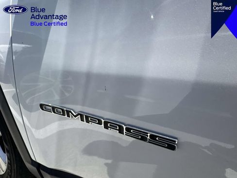 Used 2022 Jeep Compass Latitude FWD image 21