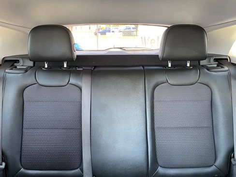 Used 2025 Chevrolet Trax LT w/ LT Convenience Package FWD image 26