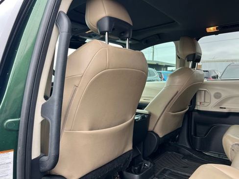 Used 2021 Toyota Sienna XLE image 13