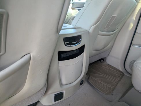 Used 2018 Cadillac Escalade Luxury RWD image 28