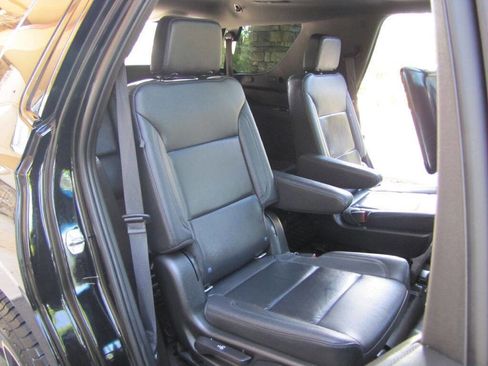 Used 2021 Chevrolet Tahoe Z71 w/ Luxury Package image 24