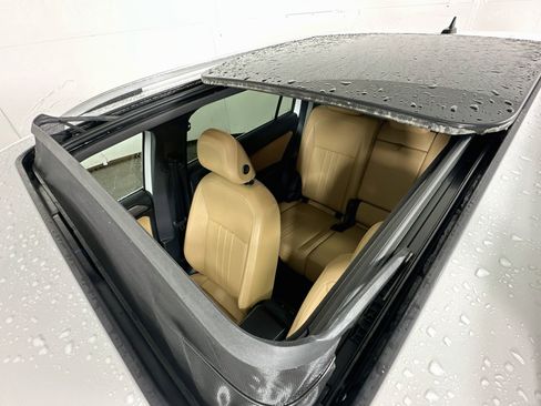 Used 2023 Volkswagen Tiguan SE AWD/4WD image 20
