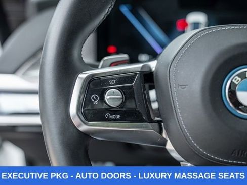 Used 2023 BMW i7 xDrive60 w/ Executive Package 2 AWD/4WD image 28