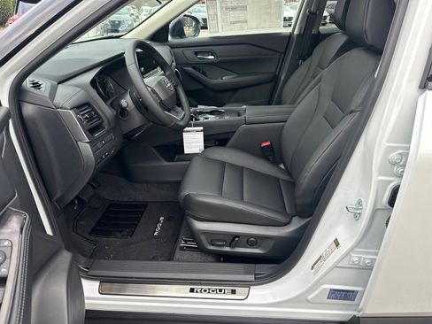 New 2026 Nissan Rogue SV image 9