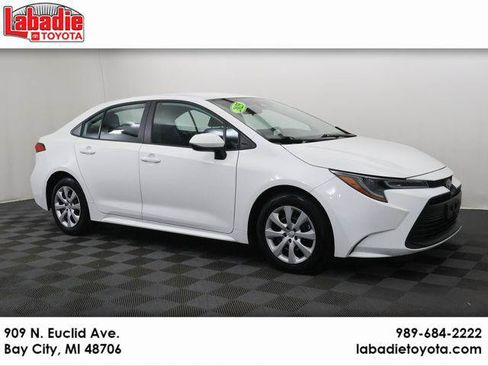 Certified 2025 Toyota Corolla LE FWD image 1
