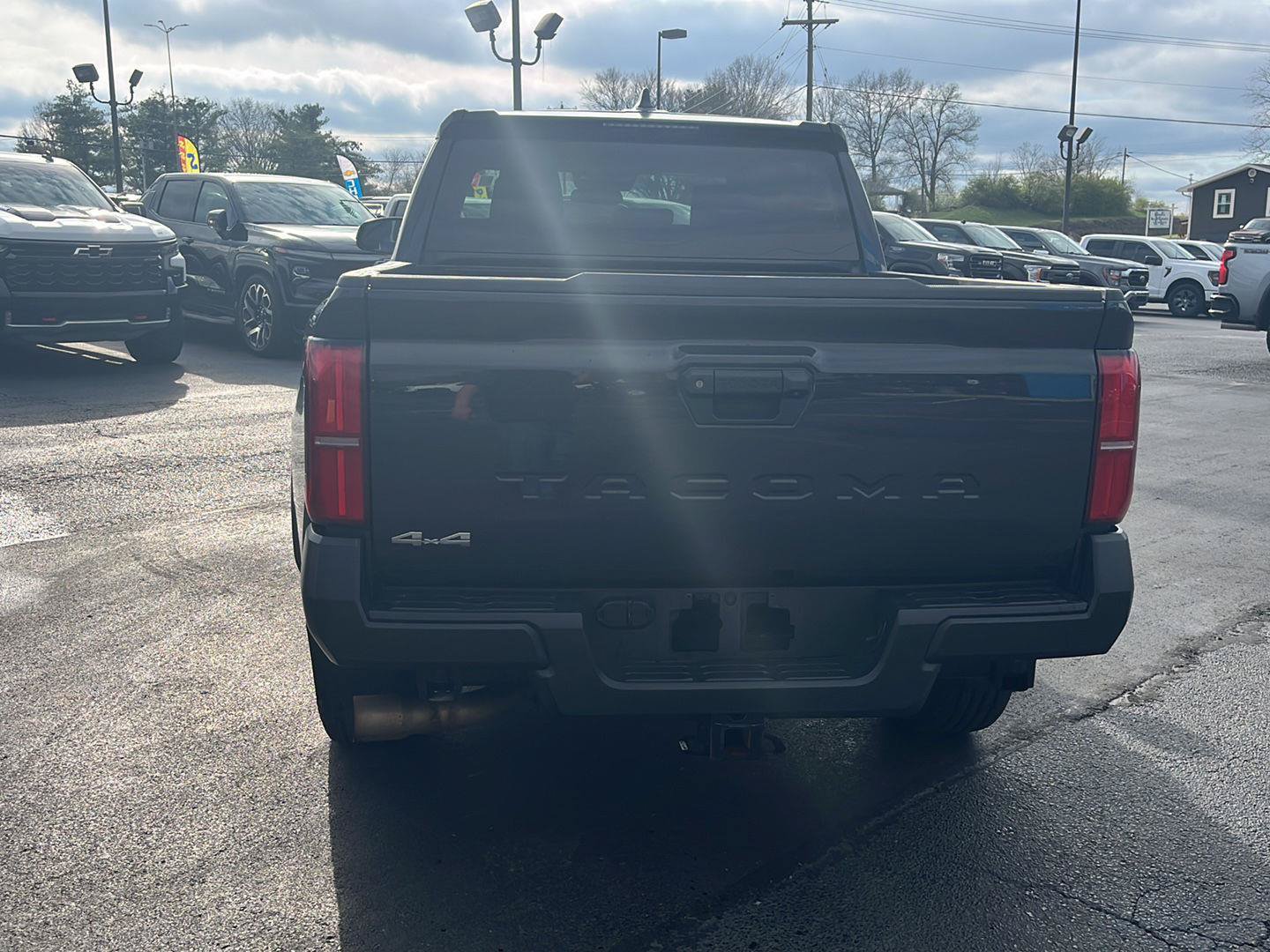 Used 2024 Toyota Tacoma SR AWD/4WD image 4