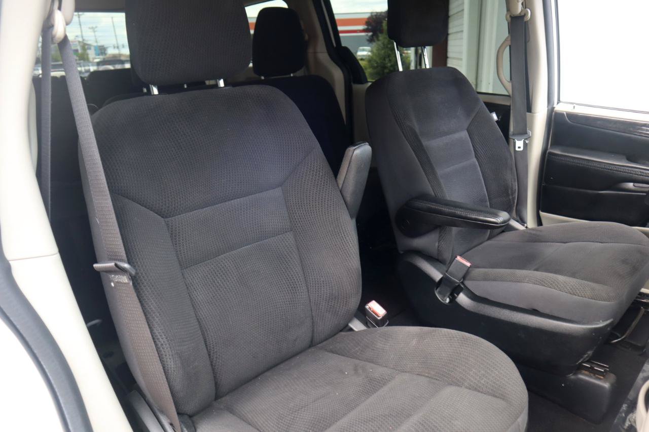 Used 2019 Dodge Grand Caravan SE w/ UConnect Hands-Free Group FWD image 34