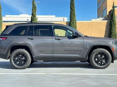 New 2026 Jeep Grand Cherokee Altitude AWD/4WD image 3