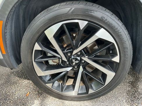 Used 2023 Mitsubishi Outlander SE AWD/4WD image 10