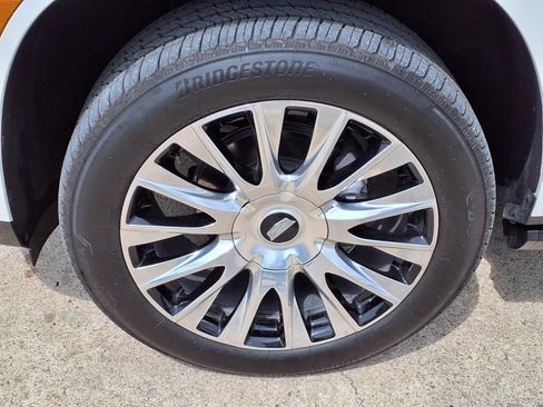 Used 2025 Cadillac Escalade Premium Luxury Platinum image 9