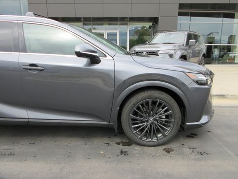 Used 2025 Lexus RX 350h w/ Convenience Package AWD/4WD image 12