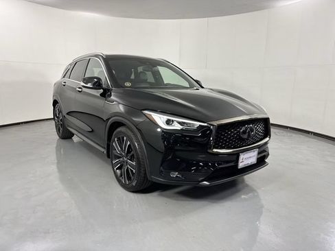 Used 2021 INFINITI QX50 Luxe w/ Appearance Package AWD/4WD image 3