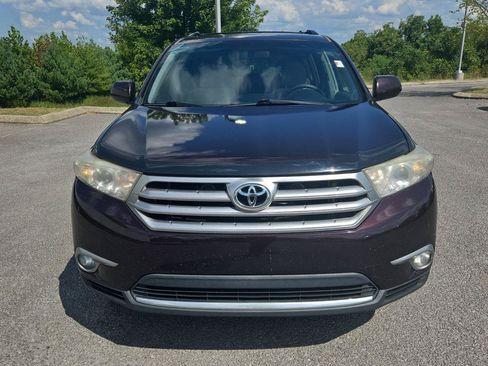 Used 2011 Toyota Highlander 4WD w/ Tech Pkg image 2