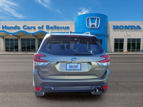 Used 2024 Subaru Forester Premium image 4
