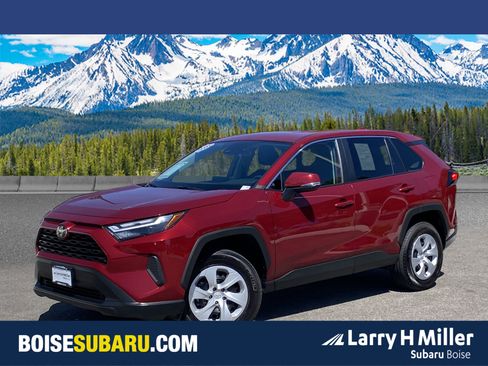 Used 2025 Toyota RAV4 LE AWD/4WD image 1