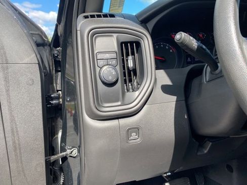 Certified 2022 Chevrolet Silverado 1500 Custom image 11