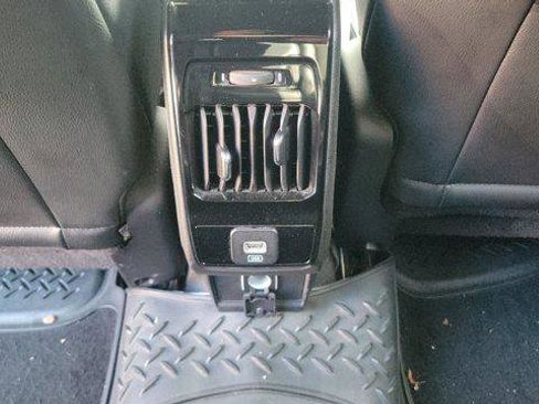 Used 2022 Jeep Compass Latitude image 10