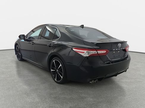 Used 2020 Toyota Camry XSE image 7