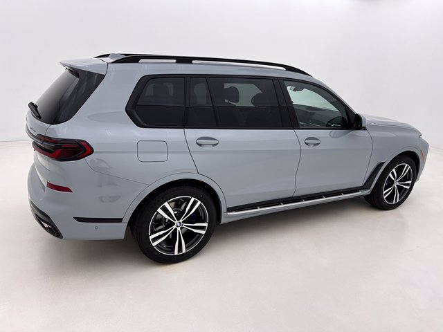 Certified 2027 BMW X7 xDrive40i w/ M Sport Package AWD/4WD image 6
