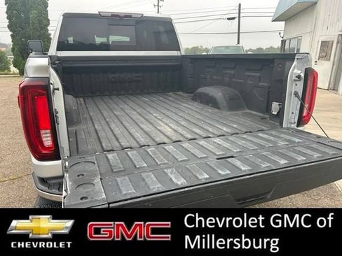 Used 2023 GMC Sierra 2500 SLT w/ SLT Convenience Package AWD/4WD image 8