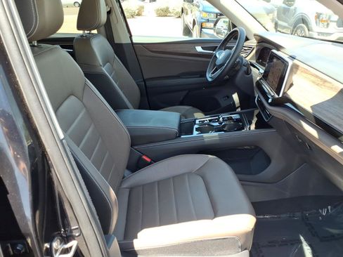 Certified 2025 Volkswagen Atlas SEL AWD/4WD image 11