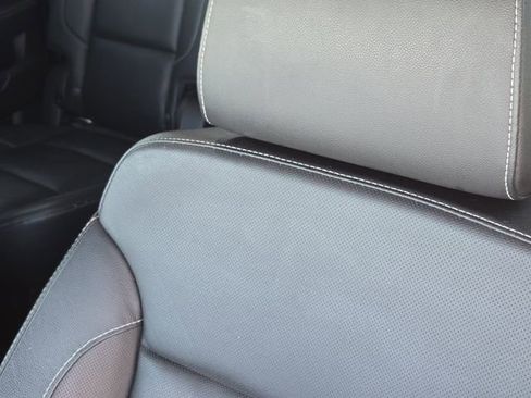 Used 2020 GMC Yukon XL SLT w/ Open Road Package image 16