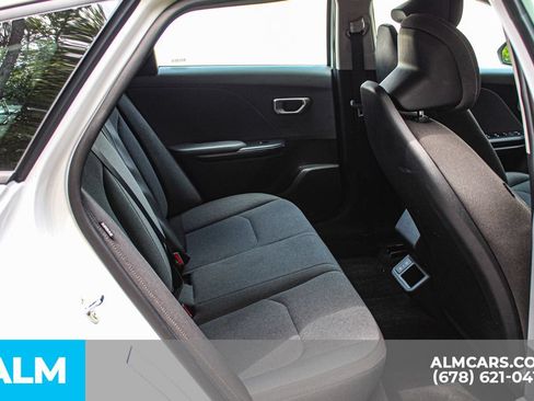 Used 2025 Kia K4 FWD image 19