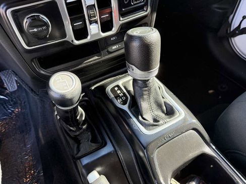 Used 2018 Jeep Wrangler Unlimited Sport S image 20