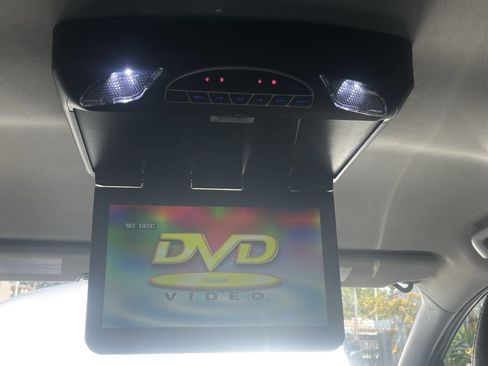 Used 2018 Toyota Sienna SE Premium image 11