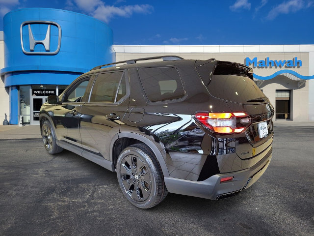 New 2026 Honda Pilot Black Edition image 4
