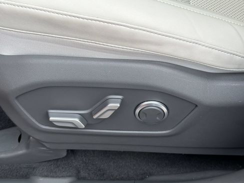 Used 2026 Hyundai Santa Fe SEL FWD image 16