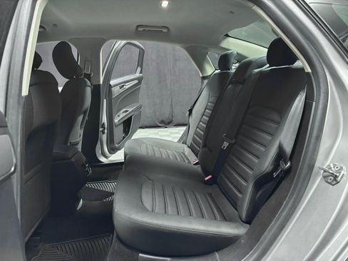 Used 2019 Ford Fusion SE FWD image 29