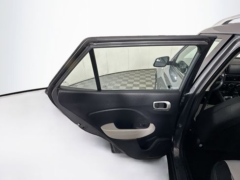 Used 2025 Hyundai Venue SEL FWD image 26