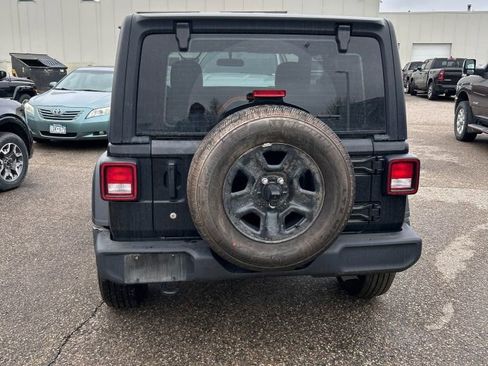 Used 2022 Jeep Wrangler Sport AWD/4WD image 4
