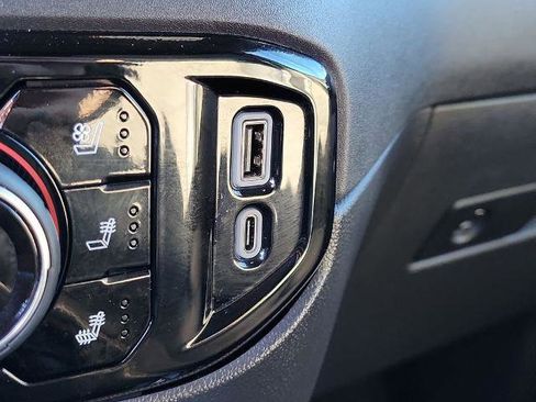 Used 2025 Chevrolet Silverado 1500 ZR2 w/ Technology Package image 26