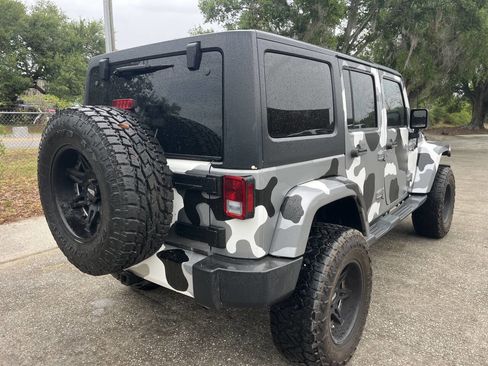 Used 2015 Jeep Wrangler Unlimited Sahara w/ Max Tow Package AWD/4WD image 5