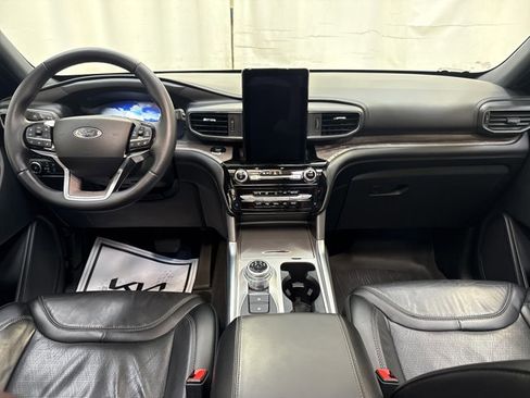Used 2024 Ford Explorer Platinum w/ Technology Package AWD/4WD image 15
