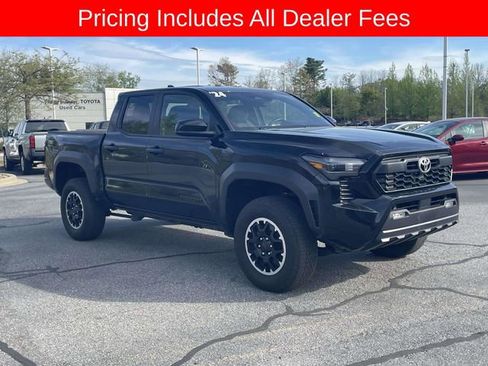 Used 2024 Toyota Tacoma TRD Off-Road AWD/4WD image 7