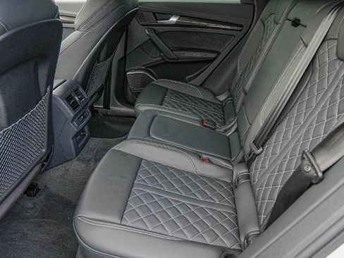 Used 2024 Audi SQ5 Premium Plus w/ Premium Plus Package image 29