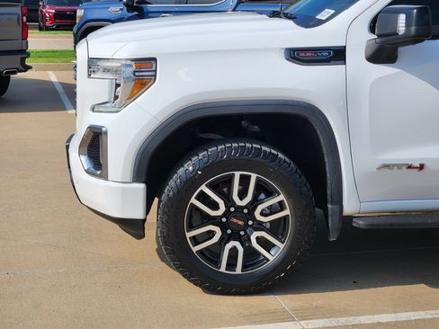 Used 2021 GMC Sierra 1500 AT4 w/ AT4 Premium Package AWD/4WD image 8