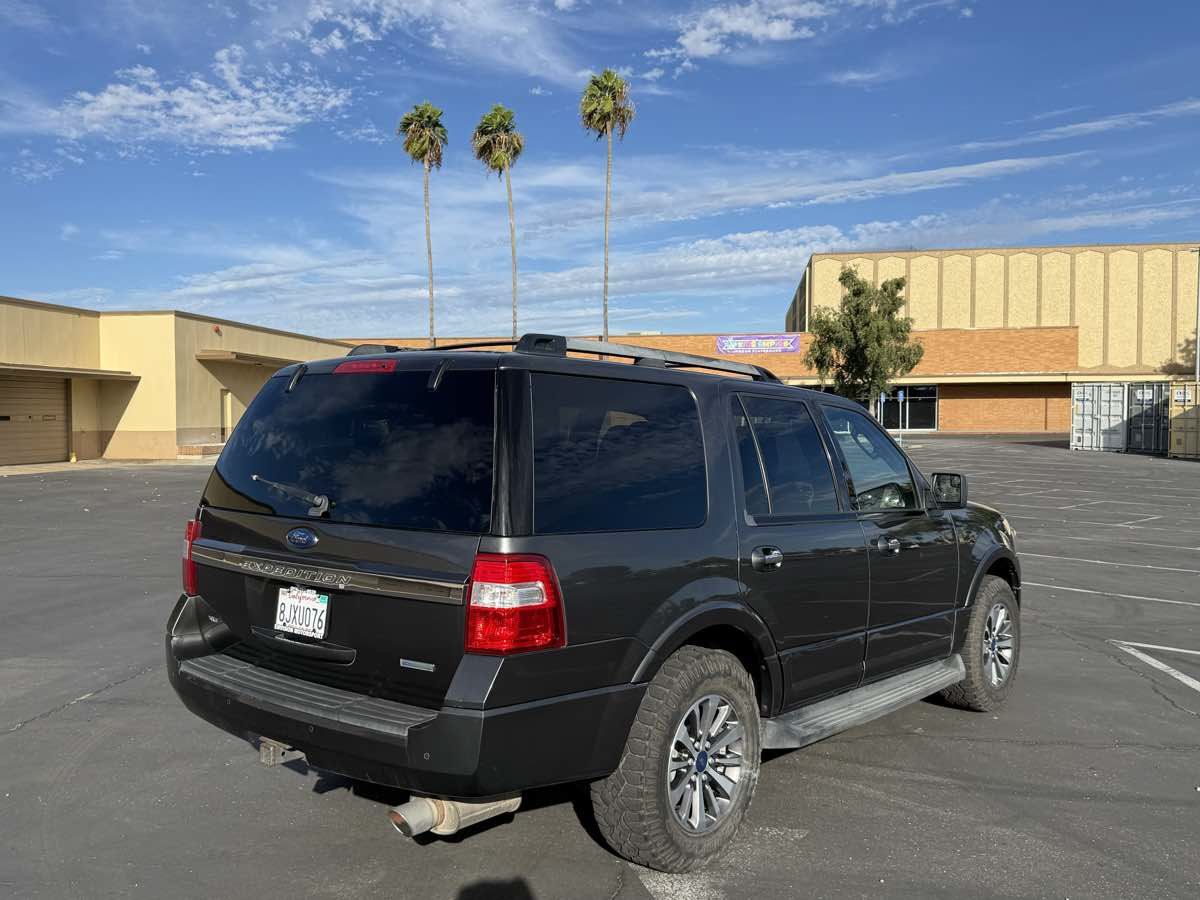 Used 2017 Ford Expedition XLT AWD/4WD image 7