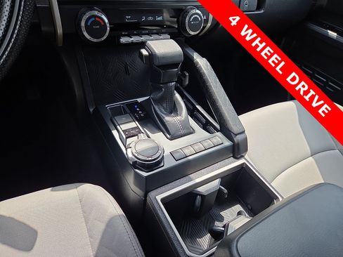 Used 2024 Toyota Tacoma SR5 AWD/4WD image 25