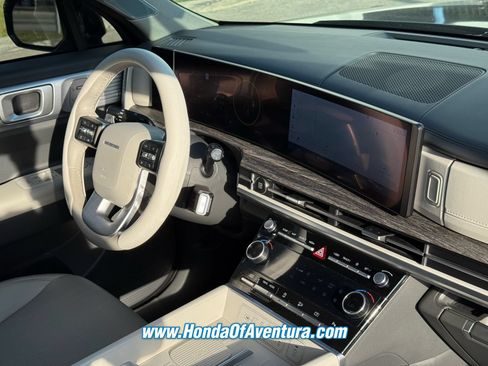 Used 2024 Hyundai Santa Fe Limited FWD image 11