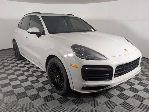 Certified 2023 Porsche Cayenne GTS AWD/4WD image 9