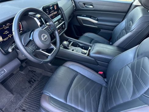 Used 2022 Nissan Pathfinder Platinum w/ Cargo Package AWD/4WD image 9