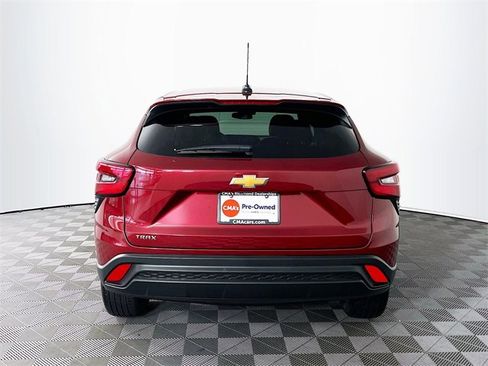 Certified 2024 Chevrolet Trax LS image 9