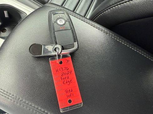 Used 2024 Ford Edge SEL AWD/4WD image 42
