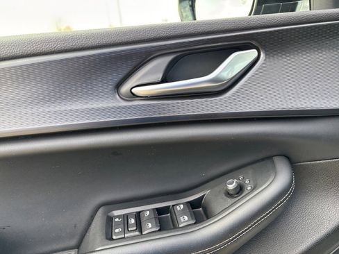 Used 2023 Jeep Grand Cherokee L Laredo image 36