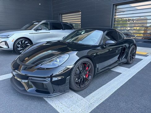 Certified 2022 Porsche 718 Cayman GT4 image 1
